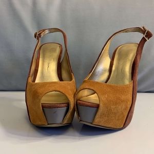 Multi-colored heel
